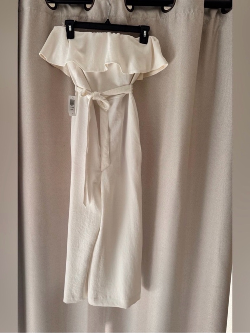 Aritzia Babaton White Off Shoulder Jumpsuit Wide Leg Size 0 NWT - Picture 2 of 10